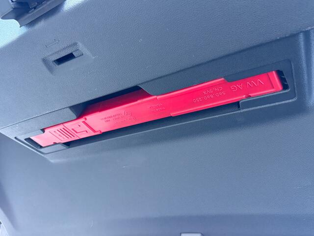 Volkswagen T-Cross 1.5 150pk TSI R-Line Edition Navigatie 'Discover Media' | Trekhaak afneembaar | Achteruitrijcamera 'Rear View'