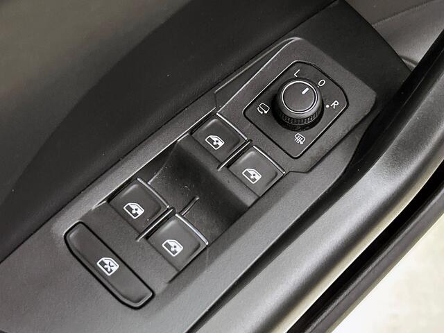 Volkswagen T-Cross 1.0 TSI R-Line | DSG | Carplay |