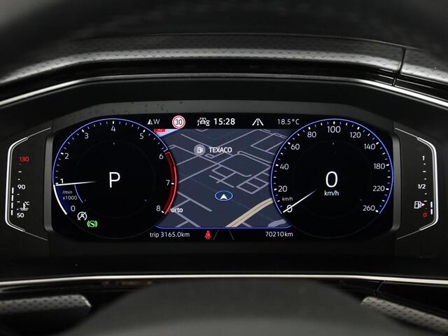 Volkswagen T-Cross 1.0 TSI R-Line 110PK | Automaat | Navigatie | Camera | Digitaal dashboard | Stoelverwarming
