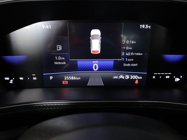 Volkswagen T-Cross 1.0 TSI Life Edition GOAL 116 pk Automaat (DSG) | Navigatie | Trekhaak (afneembaar) | Parkeersensoren (Park assist) | Autom. airco | Stoelverwarming |