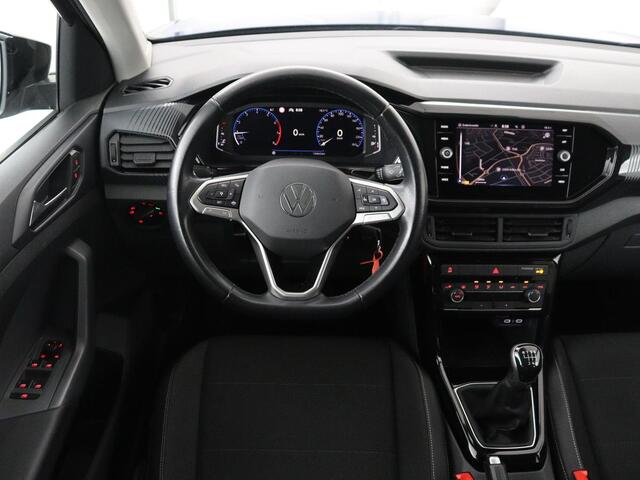Volkswagen T-Cross 1.0 TSI Life | Trekhaak | Carplay | Virtual Cockpit | Side Assist | Navigatie | Sportstoelen | Adaptive cruise | Getint glas | Regen-/lichtsensor