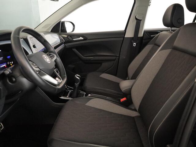 Volkswagen T-Cross 1.0 TSI Life Edition Goal 95PK | Navigatie | Parkeersensoren voor en achter | Stoelverwarming |