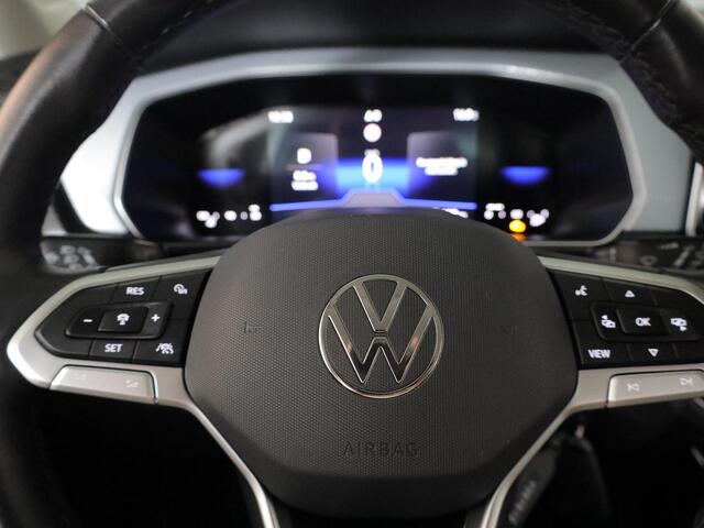 Volkswagen T-Cross 1.0 TSI Life Edition Goal 95PK | Navigatie | Parkeersensoren voor en achter | Stoelverwarming |