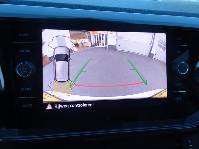 Volkswagen T-Cross 1.0 TSI Life Business Automatische airco, navigatie, cruise controle, parkeersensoren, achteruitrij camera, apple-carplay, enz.