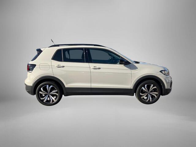 Volkswagen T-Cross 1.0TSI/110PK Life DSG · Navigatie · Camera + Parkeersensoren · Stoelverwarming · Apple/Android Car Play · Clima · Garantie t/m 31-10-2026 of 100000km.
