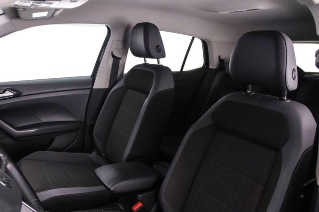 Volkswagen T-Cross Style 1.0 TSI 110pk DSG Automaat Adaptive cruise control, Navigatie, Achteruitrijcamera, DAB, Radio, Parkeersensoren, App connect, Airco, Bluetooth