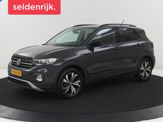 Volkswagen T-Cross 1.0 TSI Life | Adaptive cruise | Side Assist | Sportstoelen | Getint glas | 17'' | Airco | Parkeerhulp | Bluetooth | Regen-/lichtsensor