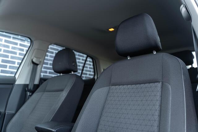 Volkswagen T-Cross 1.0 TSI Life Cruise Control Adaptief | Climate Control | Parkeersensoren | Privacy Glass | Navigatie | Apple Carplay | Android Auto