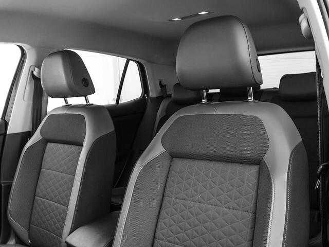 Volkswagen T-Cross 1.5 TSI 150pk DSG Style · Camera · Stoelverwarming · Trekhaak · Apple/Android Car Play · Stoelverwarming ·