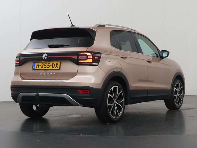 Volkswagen T-Cross 1.0 TSI Style | Trekhaak | Navigatie | Dodehoekdetectie | Parkeercamera