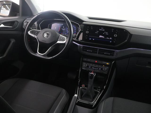 Volkswagen T-Cross 1.0 TSI Style | Trekhaak | Navigatie | Dodehoekdetectie | Parkeercamera