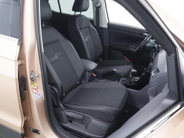 Volkswagen T-Cross 1.0 TSI Style | Trekhaak | Navigatie | Dodehoekdetectie | Parkeercamera