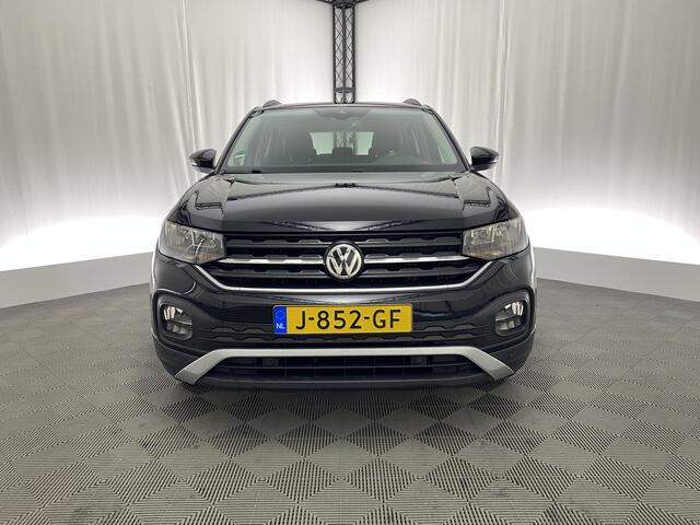 Volkswagen T-Cross 1.0 TSI Life | Apple carplay | Navi | Trekhaak | Cruise adaptief | Dodehoek | Aut. airco | LM velg