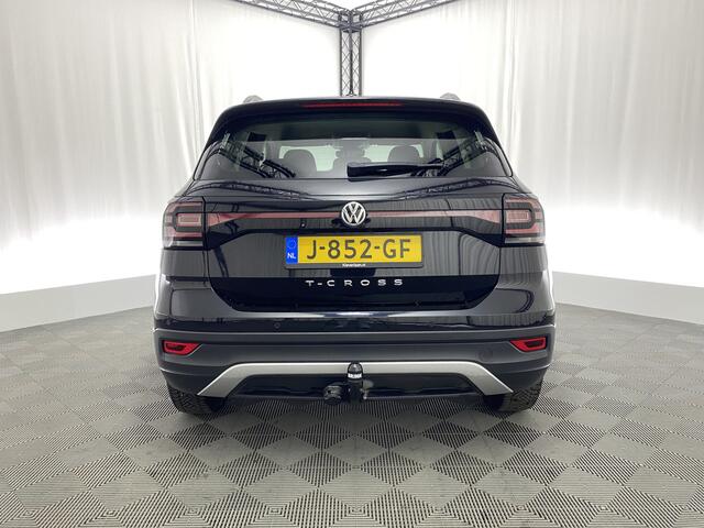 Volkswagen T-Cross 1.0 TSI Life | Apple carplay | Navi | Trekhaak | Cruise adaptief | Dodehoek | Aut. airco | LM velg