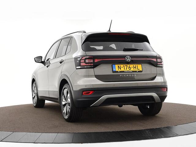 Volkswagen T-Cross 1.0 TSI 95pk Life · Apple/Android Car Play · Trekhaak afneembaar · Camera ·Dodehoeksensoren · Alarm · Navigatie · Stoelverwarming · 17'' Inch · Clima ·