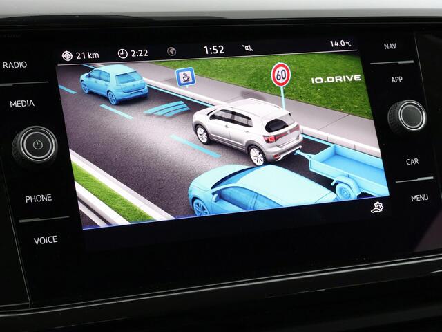 Volkswagen T-Cross 1.0 TSI 95pk Life · Apple/Android Car Play · Trekhaak afneembaar · Camera ·Dodehoeksensoren · Alarm · Navigatie · Stoelverwarming · 17'' Inch · Clima ·