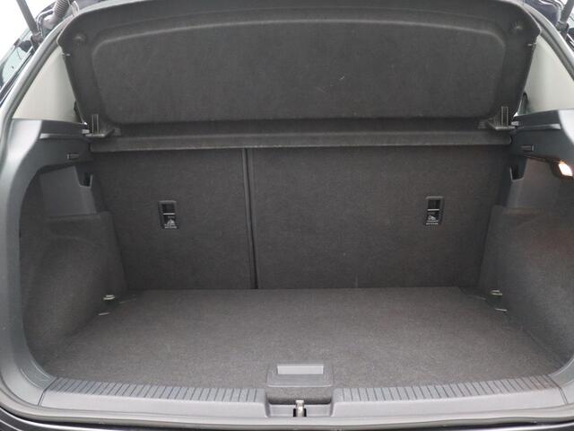 Volkswagen T-Cross 1.0 TSI Life 115PK DSG Trekhaak, Clima, Stoelverwarming, 16" LM Velgen, Adaptieve Cruise Control, Parkeersensoren Achter