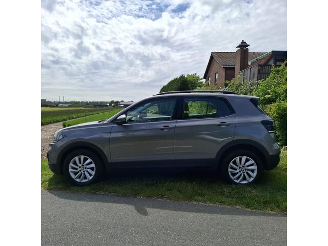 Volkswagen T-Cross 1.0 TSI Life Navigatie - Sportvelgen - Verwarmde stoelen