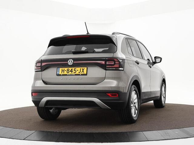 Volkswagen T-Cross 1.0 TSI 95pk Life · Apple/Android Car Play · Lederen Bekleding · Stoelverwarming · Dodehoeksensor · ACC ·