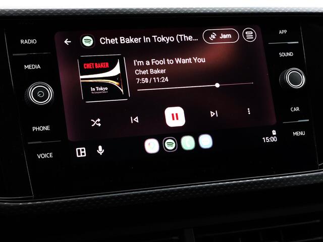 Volkswagen T-Cross 1.0 TSI 95pk Life · Apple/Android Car Play · Lederen Bekleding · Stoelverwarming · Dodehoeksensor · ACC ·