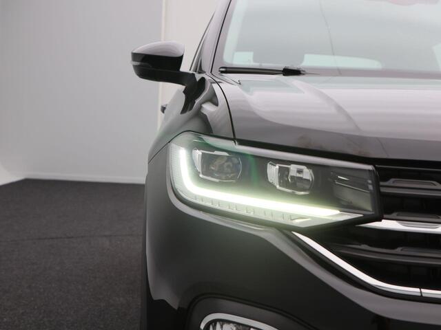Volkswagen T-Cross 1.0 TSi 110 Pk Style | Stoelverwarming | Trekhaak | Camera | Adaptive Cruise | Climatronic | CarPlay | 17 Inch | 48.718 Km !!