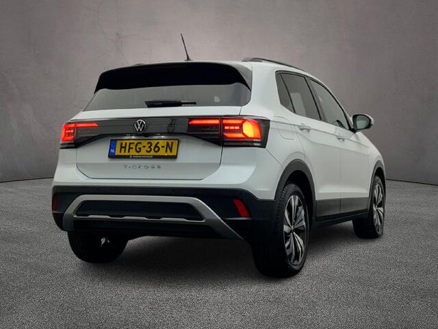Volkswagen T-Cross Life Edition 1.0 TSI 95pk Adaptive cruise control, Achteruitrijcamera, LED koplampen, App connect, Airco, DAB, Radio, Parkeersensor achter