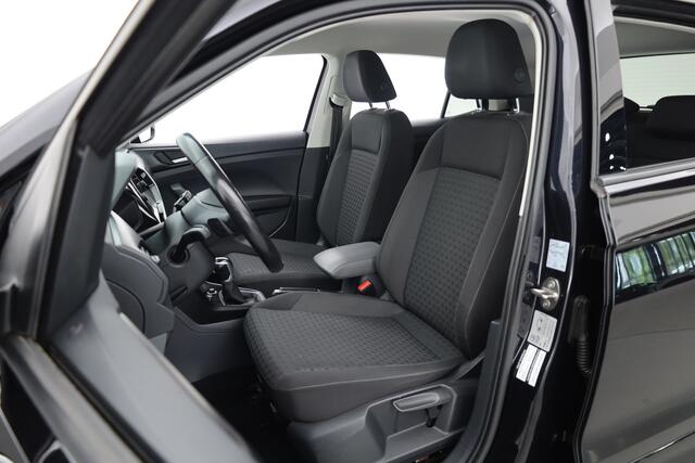 Volkswagen T-Cross 1.0 TSI R-Line | Dig. Cockpit | Trekhaak | Adapt. Cruise | Apple CarPlay | Stoelverw. | Navi | PDC V+A