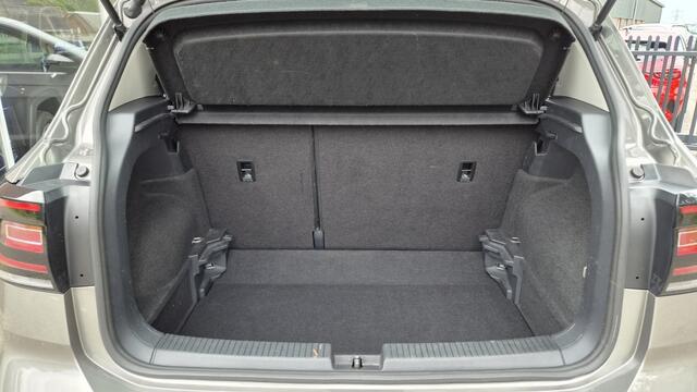 Volkswagen T-Cross 1.0 TSI Life, Trekhaak, Stoelverwarming