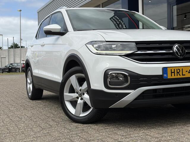 Volkswagen T-Cross 1.0 TSI Style / Adaptieve Cruise-Control / Stoelverwarming / Trekhaak / Apple-Carplay & Android-Auto / LED / Keyless / Dodehoek-Detectie / Climate-Control / DAB Radio-Bluetooth / Getint-Glas / PDC V+A met Camera / 17'' LMV / All-Seasons / ENZ.