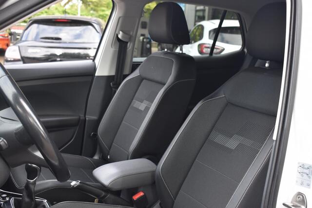 Volkswagen T-Cross 1.0 TSI Style Blind Spot | Half-Leder | Carplay Navi | Camera | Sensoren voor en achter | 12 mnd BOVAG garantie | Whatsapp 06-53188999