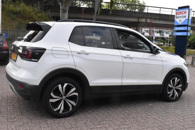 Volkswagen T-Cross 1.0 TSI Style Blind Spot | Half-Leder | Carplay Navi | Camera | Sensoren voor en achter | 12 mnd BOVAG garantie | Whatsapp 06-53188999