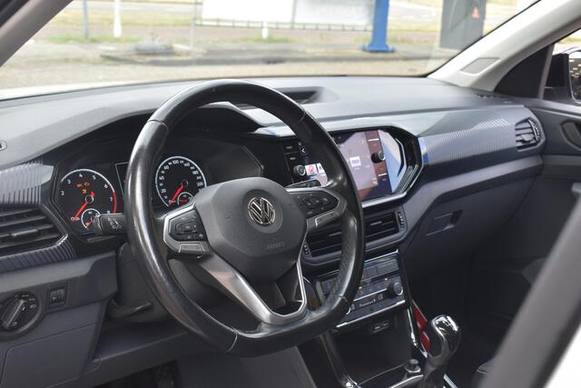 Volkswagen T-Cross 1.0 TSI Style Blind Spot | Half-Leder | Carplay Navi | Camera | Sensoren voor en achter | 12 mnd BOVAG garantie | Whatsapp 06-53188999