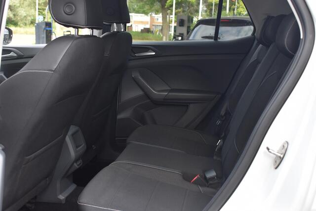 Volkswagen T-Cross 1.0 TSI Style Blind Spot | Half-Leder | Carplay Navi | Camera | Sensoren voor en achter | 12 mnd BOVAG garantie | Whatsapp 06-53188999