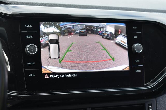 Volkswagen T-Cross 1.0 TSI Style Blind Spot | Half-Leder | Carplay Navi | Camera | Sensoren voor en achter | 12 mnd BOVAG garantie | Whatsapp 06-53188999