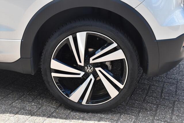 Volkswagen T-Cross 1.5 TSI R-Line Automaat | 150PK | Trekhaak | BSM | Navigatie | Camera | 12 mnd BOVAG garantie | Whatsapp 06-53188999