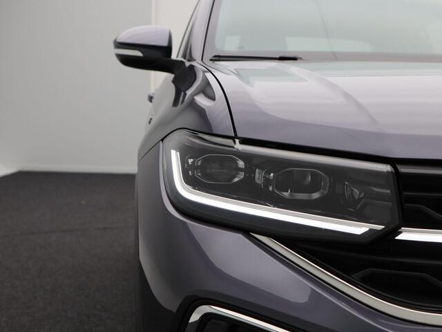 Volkswagen T-Cross 1.5 TSi 150 Pk Automaat R-Line Edition | Stoelverwarming | Adaptive Cruise | Camera | IQ Light | CarPlay | 17 Inch | 22.179 Km !!