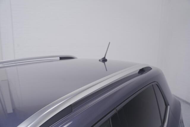 Volkswagen T-Cross 1.5 TSI R-Line Navi 2xR-line PDC v+a Private-glas 17"-LMV Digi-cockpit Carbon-inlegdelen cruise-controle climate-controle Apple Carplay Achteruitrijcamera Stoelverwarming
