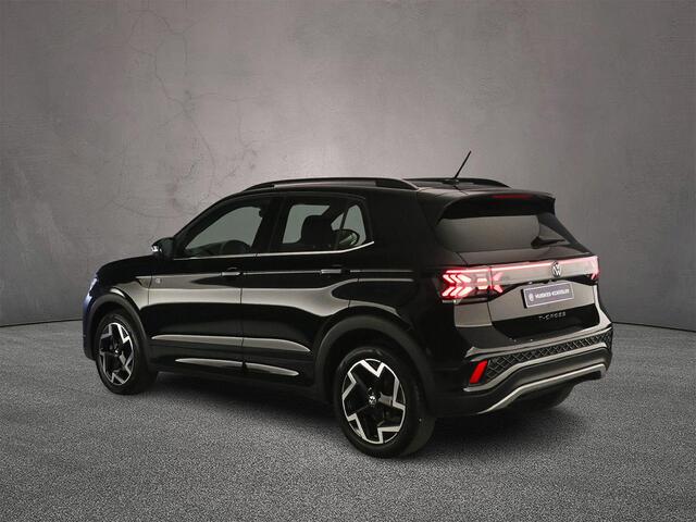 Volkswagen T-Cross R-Line 1.5 TSI 150pk DSG Automaat Trekhaak, Adaptive cruise control, Navigatie, Achteruitrijcamera, LED matrix koplampen, Parkeersensoren, Stoelverwarming