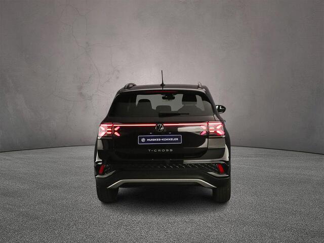 Volkswagen T-Cross R-Line 1.5 TSI 150pk DSG Automaat Trekhaak, Adaptive cruise control, Navigatie, Achteruitrijcamera, LED matrix koplampen, Parkeersensoren, Stoelverwarming