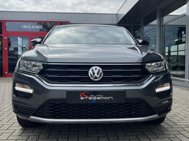 Volkswagen T-Roc 1.0 116PK TSI SPORT *!* NAVIGATIE/ 17 INCH/ PDC/ ECC *!*