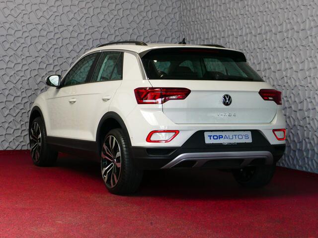 Volkswagen T-Roc 1.5 TSI 150PK 19'' R-LINE LMVCARPLAY NAVI STOEL VERW. LED VIR.COCKPIT 03/2024 70 BIJNA NIEUWE VOLKSWAGEN'S UIT VOORRAAD LEVERBAAR