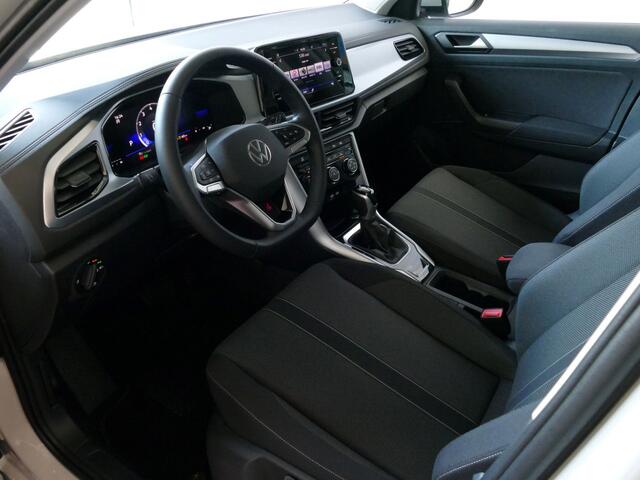 Volkswagen T-Roc 1.5 TSI 150PK 19'' R-LINE LMVCARPLAY NAVI STOEL VERW. LED VIR.COCKPIT 03/2024 70 BIJNA NIEUWE VOLKSWAGEN'S UIT VOORRAAD LEVERBAAR