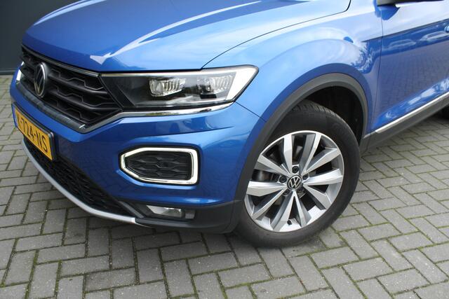 Volkswagen T-Roc 1.0 TSI Style Business - NAVIGATIE - CAMERA - PANORAMADAK - TREKHAAK