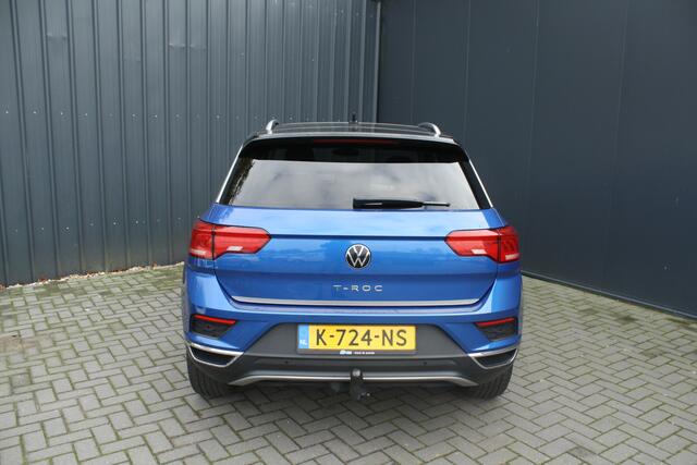 Volkswagen T-Roc 1.0 TSI Style Business - NAVIGATIE - CAMERA - PANORAMADAK - TREKHAAK