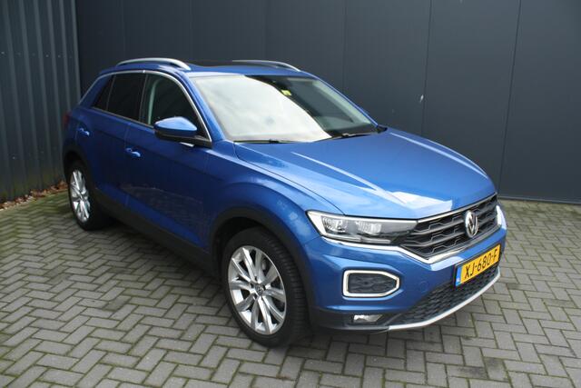 Volkswagen T-Roc 1.0 TSI Style - VIRTUAL DASHBOARD - PANORAMADAK - NAVIGATIE - CAMERA