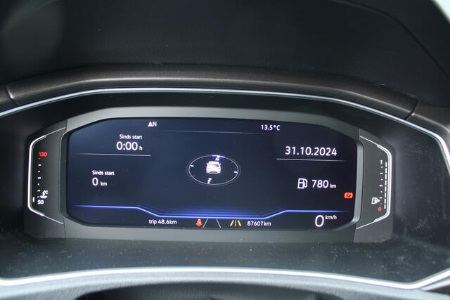 Volkswagen T-Roc 1.0 TSI Style - VIRTUAL DASHBOARD - PANORAMADAK - NAVIGATIE - CAMERA