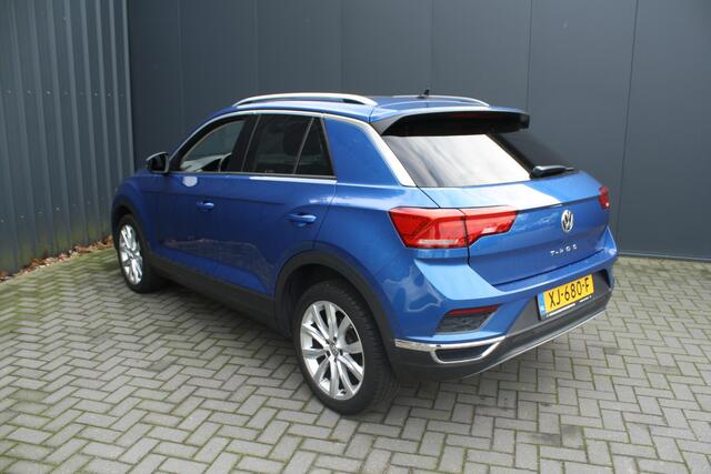 Volkswagen T-Roc 1.0 TSI Style - VIRTUAL DASHBOARD - PANORAMADAK - NAVIGATIE - CAMERA