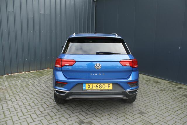 Volkswagen T-Roc 1.0 TSI Style - VIRTUAL DASHBOARD - PANORAMADAK - NAVIGATIE - CAMERA