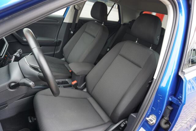 Volkswagen T-Roc 1.0 TSI Sport | ACC | Navigatie | Airco | Voorstoelen verwarmd |