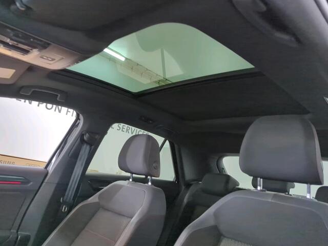 Volkswagen T-Roc 1.5 TSI 150pk Sport Business R DSG / Panoramadak / Trekhaak / Elektrische achterklep